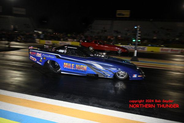 Bill Bernard (near lane) vs 
Doug Schneider (far lane)